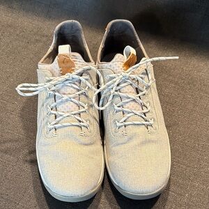 OluKai Men's Light Gray Sneakers